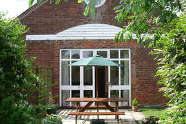 Hall Farm Cottages - Woodview Cottage in Wroxham