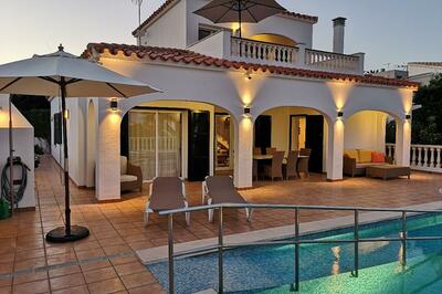 Accessible wheelchair-friendly Spanish villa with pool, Menorca